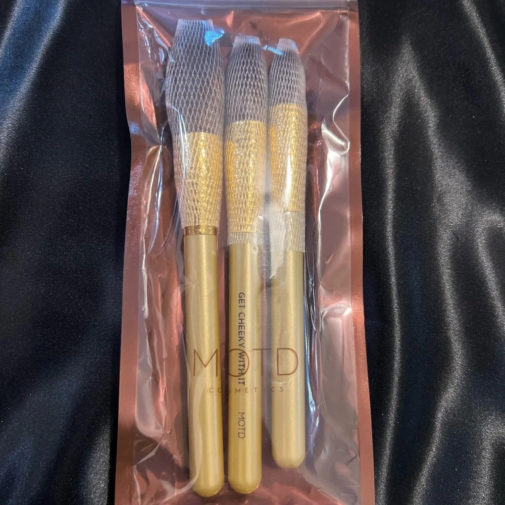 MOTD 3 Gold Brush Set Golden Gem Bronzer, Supermodel Sculpt & Get Cheeky With It